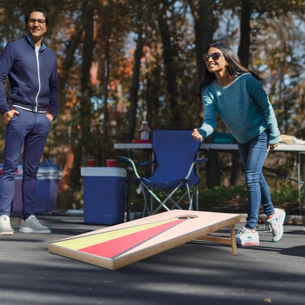 Cornhole-sæt 4x2ft, Bærbart træspilbræt, Inkluderer 8 sækkestole
