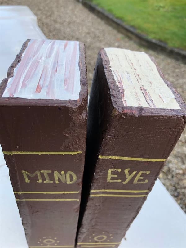 Bøger lavet af mursten - Mind/Eye, + Moon /Sun