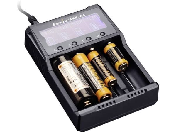 Fenix ARE-A4, Litium-Ion (Li-Ion), Nikkeli-Kadmium (NiCd), Nikkeli-Metallihydrid (NiMH), AA