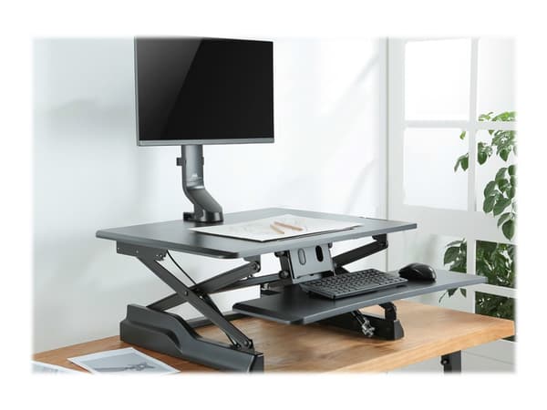 Maclean MC-853 - Monteringssats - för LCD-display - metall - svart - skärmstorlek: 17"-32" - disk-monteringsbar