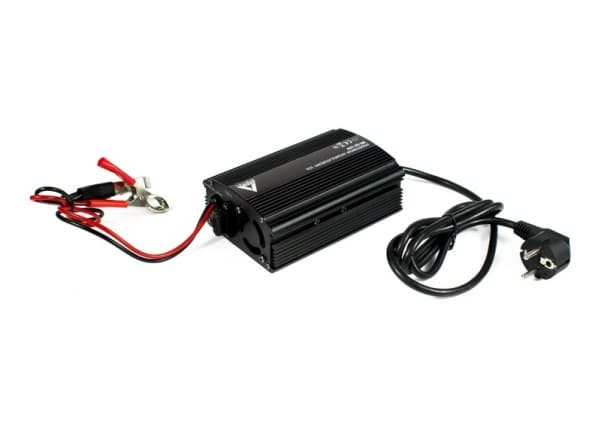 AZO Digital 12 V nettlader BC-10 10A for batterier (230V/12V) 3 ladetrinn