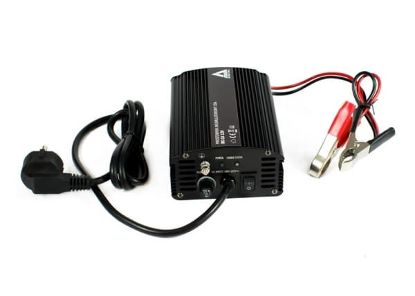 AZO Digital 12 V nettlader BC-10 10A for batterier (230V/12V) 3 ladetrinn