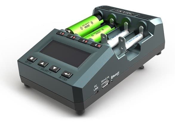 SkyRC MC3000 AA / AAA lader