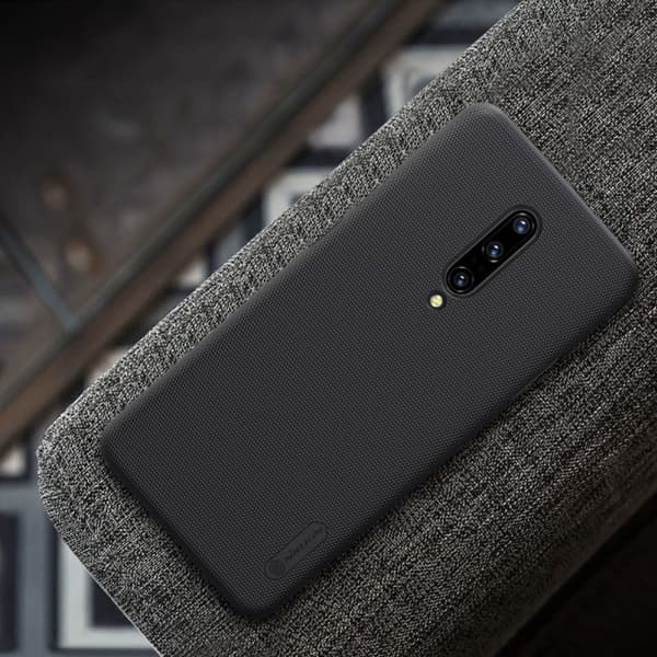 Nillkin Nillkin Nillkin Frosted Shield OnePlus 7 Pro kotelo - Musta universaali