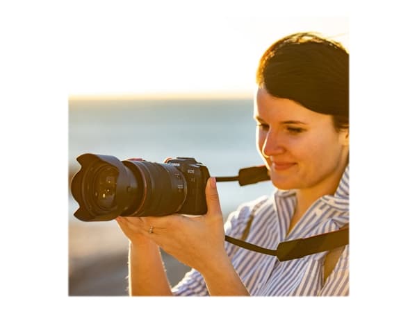 Canon EOS RP - Digitalkamera - speilløst - 26.2 MP - Full Frame - 4K / 25 fps - 4.3optisk x-zoom RF 24-105 mm F4-7.1 IS STM linse - Wi-Fi, Bluetooth