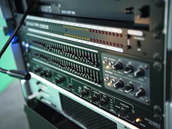 Omnitronic 10355526 Audio equalizer Parametrisk equalizer (10355526)