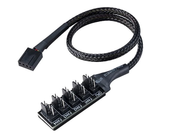 Akasa FLEXA FP5H - Viftestrømsplitter - 4-pins PWM (hunn) til 4-pins PWM (hann) - 12 V - 2 A - 30 cm - svart