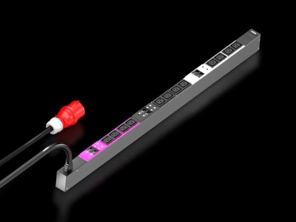 Rittal PDU Basic - Strømfordelerenhet - AC 400 V - 22 kW - 3-faset - utgangskontakter: 12 (12 x IEC 60320 C19) - 0U - 3 m kabel