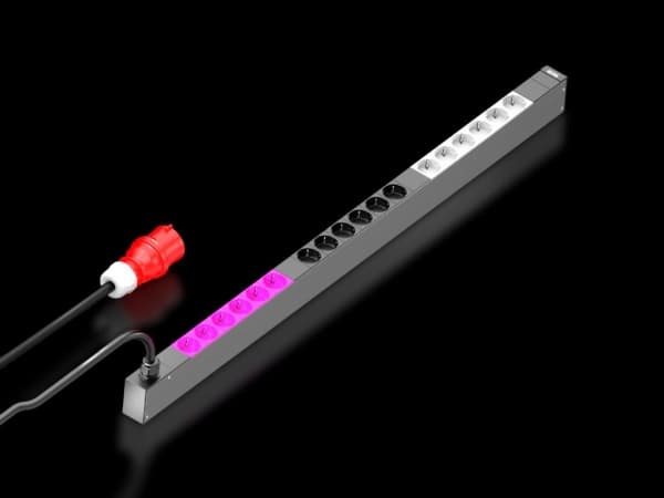 Rittal PDU Basic - Strømfordelerenhet - AC 400 V - 11 kW - 3-faset - utgangskontakter: 18 (18 x power CEE 7/3) - 0U - 3 m kabel