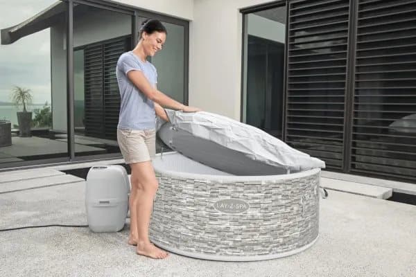 Lay-Z-Spa® Vancouver AirJet Plus - 1.55m x 60cm norsk godkjent støpsel