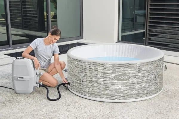 Lay-Z-Spa® Vancouver AirJet Plus - 1.55m x 60cm norsk godkjent støpsel