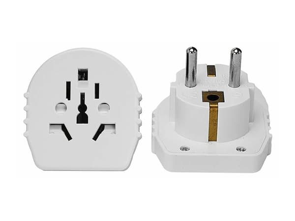 MicroConnect SKROSS - Strømkoblingsadapter - hvit - Europa
