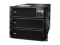 Miniatyrbilde 3 av 5: APC Smart-UPS SRT 8000VA RM - UPS (kan monteres i rack) - AC 230 V - 8000 watt - 8000 VA - Ethernet 10/100, USB - utgangskontakter: 14 - 6U - svart -