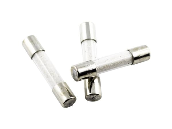 ESKA 556016 Korkeajännitesulake (Ø x L) 8 mm x 40 mm 0,8 A 500 V Sisältö 1 kpl