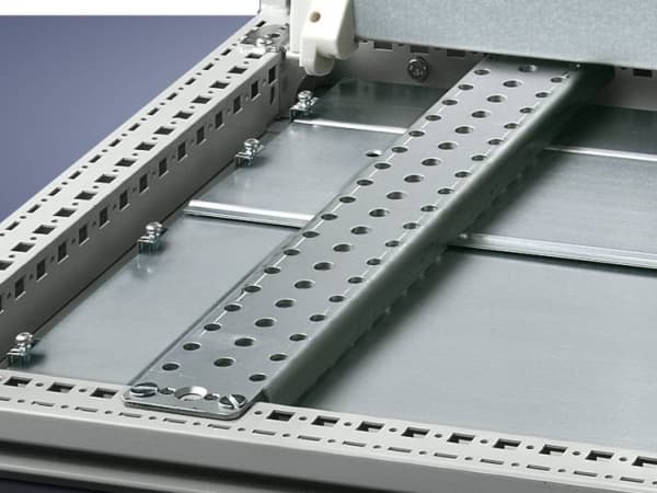 Rittal 4395.000, Skena till rackskåp, Silver, Stål, TS 8, SE 8, CM, 4 styck, 5,27 kg