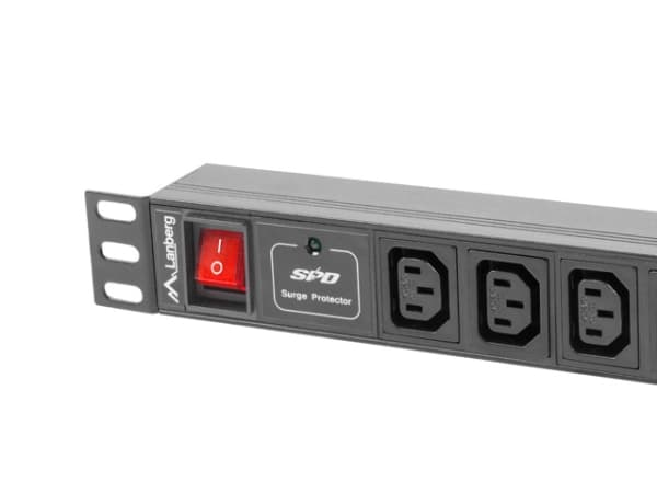 Lanberg - Strømfordelerenhet - AC 220-250 V - inngang: IEC 60320 C14 - utgangskontakter: 10 (power IEC 60320 C13) - 1U - 19" - 2 m kabel - svart