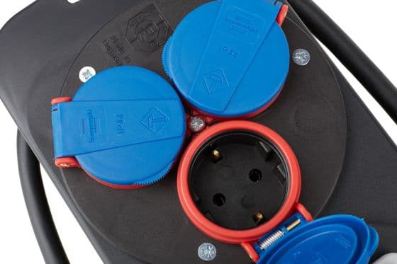 Brennenstuhl 1151600010, Grunnleggende, Plastikk, Svart, Blå, Rød, 4 AC-utganger, 2 m, 400 V