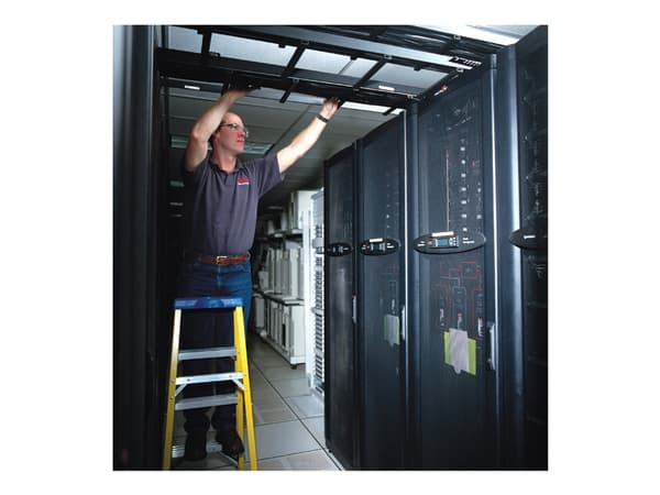 APC Scheduled Assembly Service - Installering (for 1/2 fjernstyrt rackstrømspanel) - på stedet - 8x5 - for P/N: PDPM144F, PDPM150G6F, PDPM150L6F, PDP