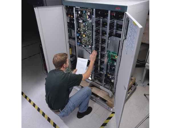 APC 7X24 Scheduling Upgrade from Existing Preventive Maintenance Service - Tekniskt stöd - förebyggande underhåll (för UPS 41-150 kVA) - 1 incident -