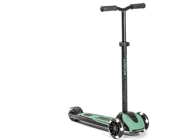 Scoot and Ride Scoot & Ride Highwaykick 5 LED Forest