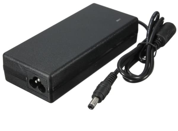ASUS - Strömadapter - 120 Watt - för G71V; N71JV; N73JQ Svart