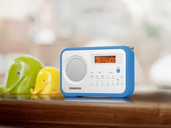 Sangean PR-D18, radiopuhelin, digitaalinen, AM, FM, 87,5 - 108 MHz, 522 - 1710 kHz, 1 W