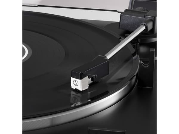Audio-Technica AT-LP60X, Remdriven skivtallrik, Helautomatisk, Svart, V-bälte, Gjuten aluminium, 33 1/3,45 RPM