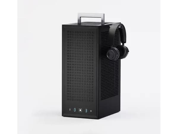 Hyte Revolt 3 - - ingen strömförsörjning - USB/ljud