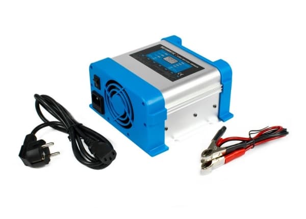 AZO Digitaalinen 24V verkkovirtalaturi BC-20 PRO 10A akuille (230V/24V) LCD 7-portainen lataus LCD-näyttö