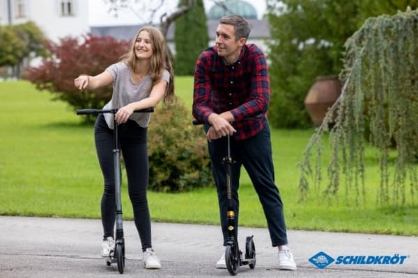 Schildkrot SFW HUL. STREET MASTER skootteri 200mm musta/kultainen