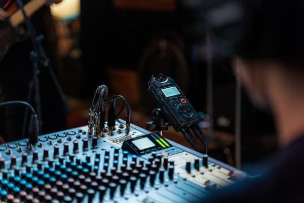 Tascam DR-40X, 18 h, MP3, WAV, 92 dB, 44100 - 96000 Hz, Sininen, 40 mW