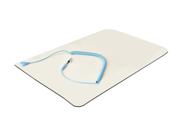 StarTech.com 11x18in Anti Static Mat, ESD Mat for Electronics Repair, Anti Static Desk Mat w/Detachable Grounding Wire, ANSI/ESD S 4.1 Compliant, Fle