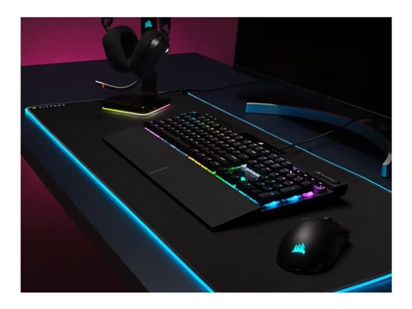 CORSAIR Gaming K70 PRO RGB - Tangentbord - backlit - USB - QWERTY - tangentbrytare: CORSAIR OPX RGB - svart
