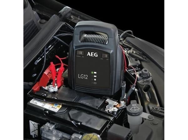 AUTOMAATTINEN LATURI AEG LG12 12V, 12A