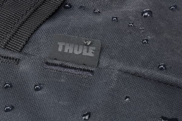 Thule Aion - Duffelbag - vaxad P600 polyesterduk - svart