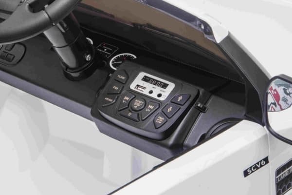 Ramiz Vehicle Land Rover Discovery White