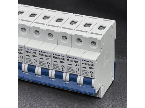 Qoltec - Automatisk spänningsregulator