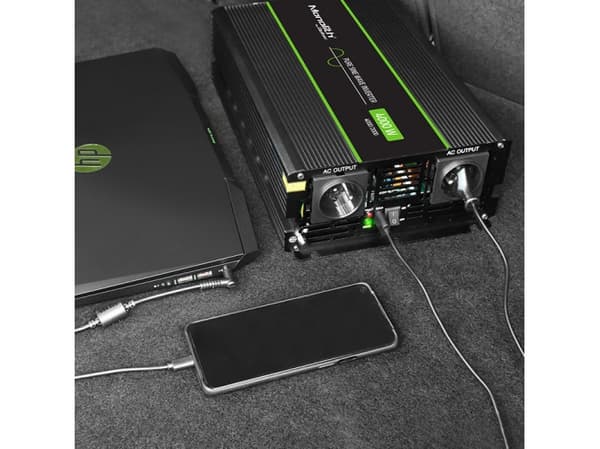 Qoltec Monolith jännitemuunnin | 2000W | 4000W | 12V 230V | Pure Sine | Puhdas sini