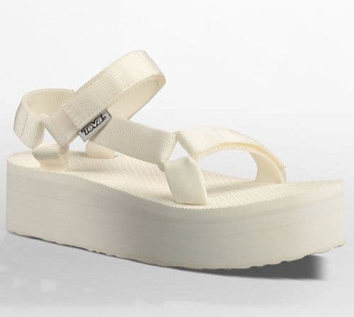 Teva Naisten Flatform Universal Sandaalit Valkoinen r. 37