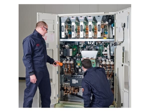 APC Start-UP Service 5X8 - Installering / konfigurering (for UPS 20-25 kVA) - på stedet - 8x5 - for Galaxy VS GVSUPS20, GVSUPS25