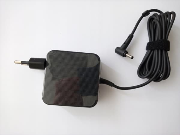 ASUS 0A001-00897500, Laptop, Innendørs, 100 - 240 V, 50 - 60 Hz, 65 W, 19 V