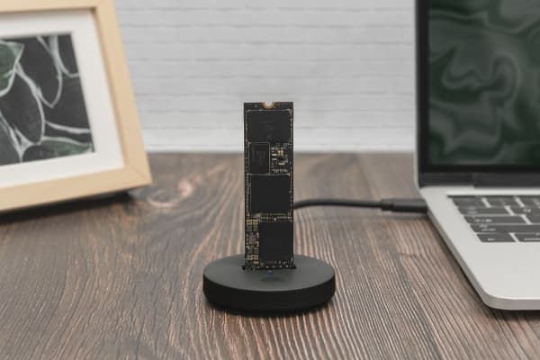 DIGITUS DA-71547 - SSD-dokkestasjon - brønner: 1 - M.2 - M.2 NVMe Card - USB-C 3.2 (Gen 2) - svart