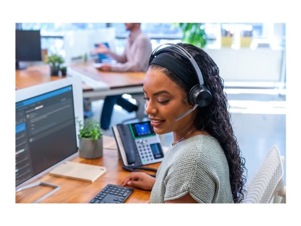 Poly Voyager Focus 2 - Headset - på örat - Bluetooth - trådlös, kabelansluten - aktiv brusradering - USB-C via Bluetooth-adapter - svart