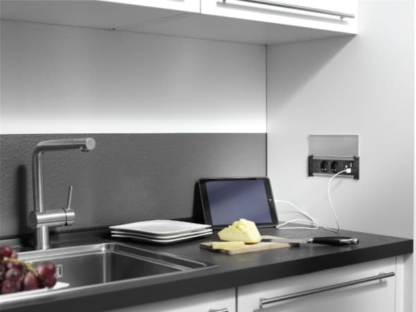 Bachmann 927.102, AC, Vit, Gjuten aluminium, 1 styck