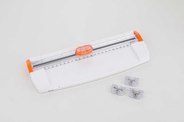 Peach leikkuri A4 3in1 3 leikkuumuotoa PC200-10 valkoinen