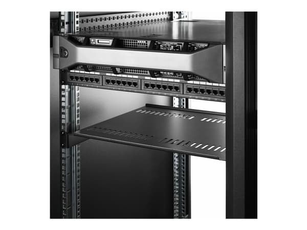 StarTech.com 2-Pack 1U Server Rack Shelf, Vented, 44lb Capacity, 16" Deep (CABSHELF116V2PK) - Rack-hylle - svart - 1U - 19" (en pakke 2)