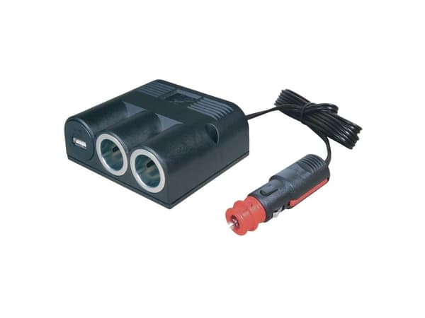 Pistorasia 1->2+USB kaapelilla