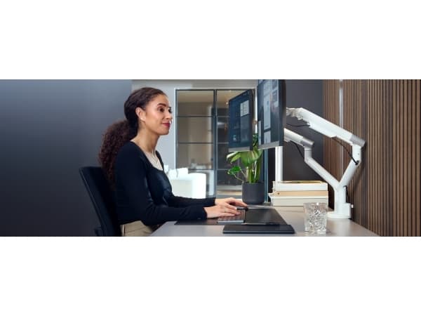 One For All DM 7220, Klämma/genomföring, 9 kg, 33 cm (13"), 88,9 cm (35"), 100 x 100 mm, Vit