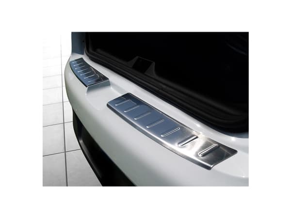 Latausreunasuoja Renault Clio IV 5D 2012-2019- Teräs