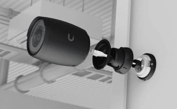Ubiquiti AI Professional Bullet (shape) IP-säkerhetskamera Inomhus & utomhus 3840 x 2160 pixlar Tak/vägg/stång